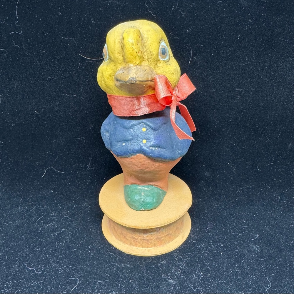 Chick Gent with Red bow figure